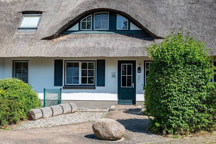 Ferienwohnung mit Meerblick für 4 Personen, mit Balkon in Dierhagen