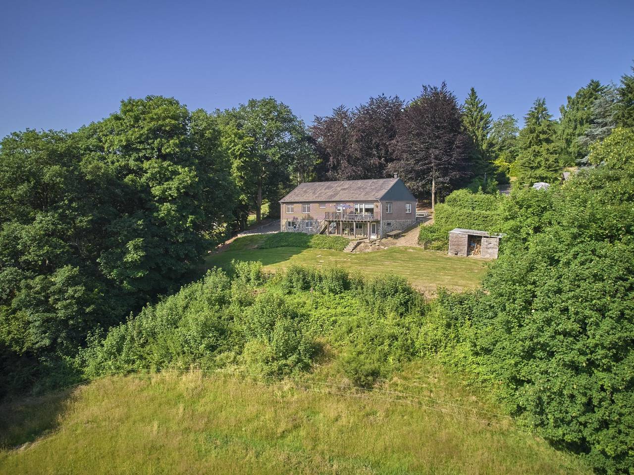 Schönes Landhaus mit Blick auf das Tal in Lierneux, Lüttich und Umgebung