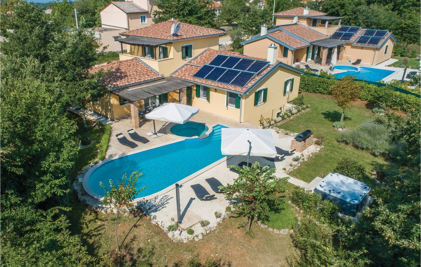 Geräumige 2-Zimmer-Ferienwohnung mit Pool, WLAN, Klimaanlage und Parkplatz in Režanci, Svetvinčenat