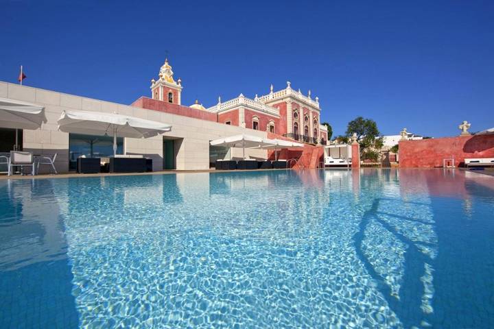 Hotel para 3 pessoas, com Varanda e Terraço e ainda Jardim and Piscina em Estoi