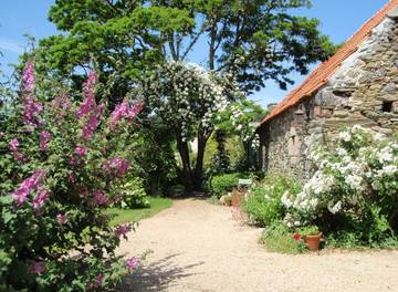 Gîte pour 2 personnes, avec jardin et terrasse à Locquirec