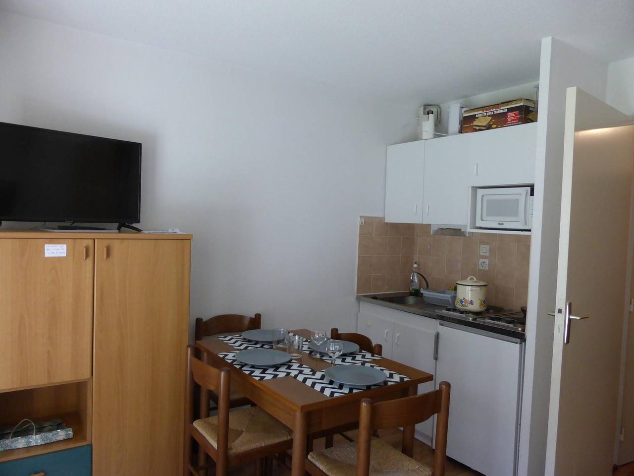 Entire studio, Résidence l'Enclave - Studio sleeping corner 4 people (I638) in Les Contamines-Montjoie, Pays du Mont-Blanc