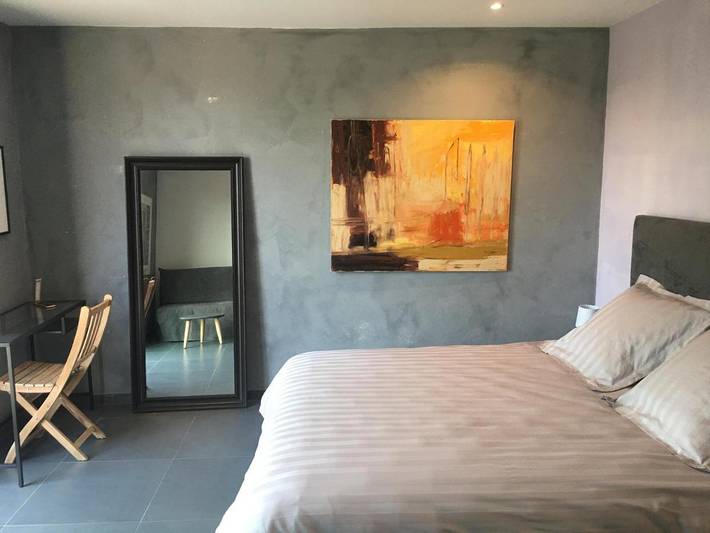 Location de vacances pour 4 personnes, avec vue ainsi que jardin et terrasse à Pujaut - 3