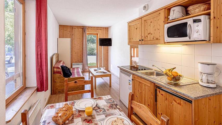 Parc de vacances pour 12 personnes, avec sauna ainsi que piscine et balcon dans les Alpes francaises - 2