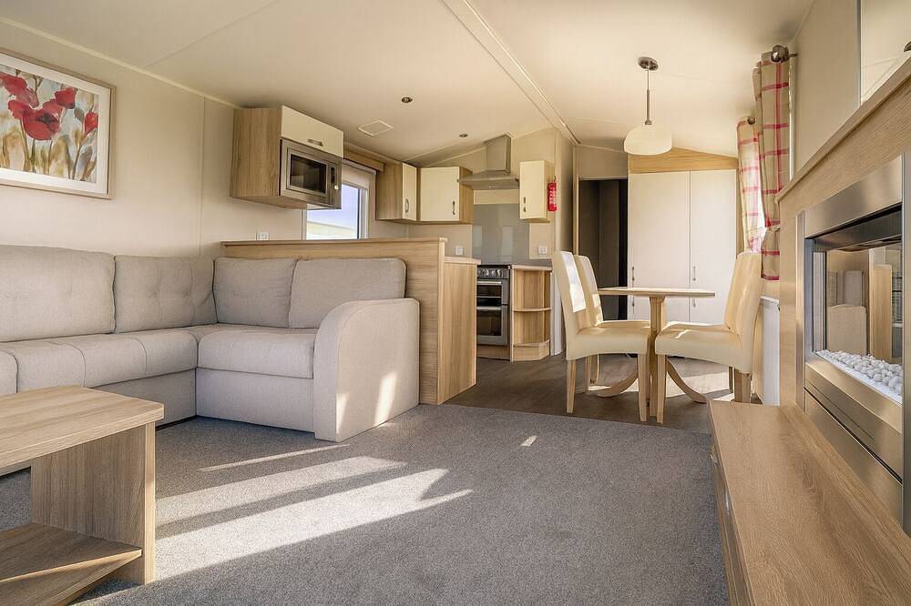 3 Bed-Sleeps 8-Free Parking-10 Min to Beach in Ingoldmells, Lincolnshire