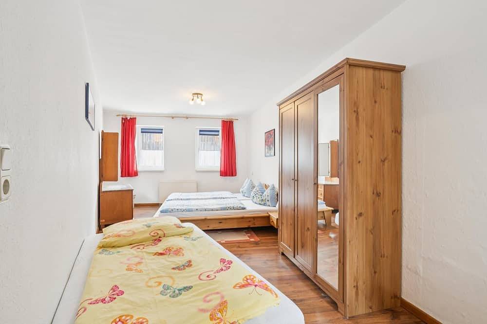 Ganze Wohnung, Geräumige Ferienwohnung im Harz mit Garten in Thale, Harzvorland
