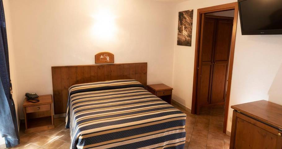 Hôtel pour 3 personnes à Comune di Saint-Pierre - 4