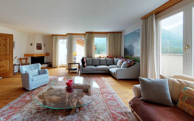 Ferienwohnung für 8 Personen, mit Balkon und Ausblick in Champfèr