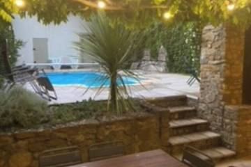 Gîte pour 10 personnes, avec terrasse à Espéraza