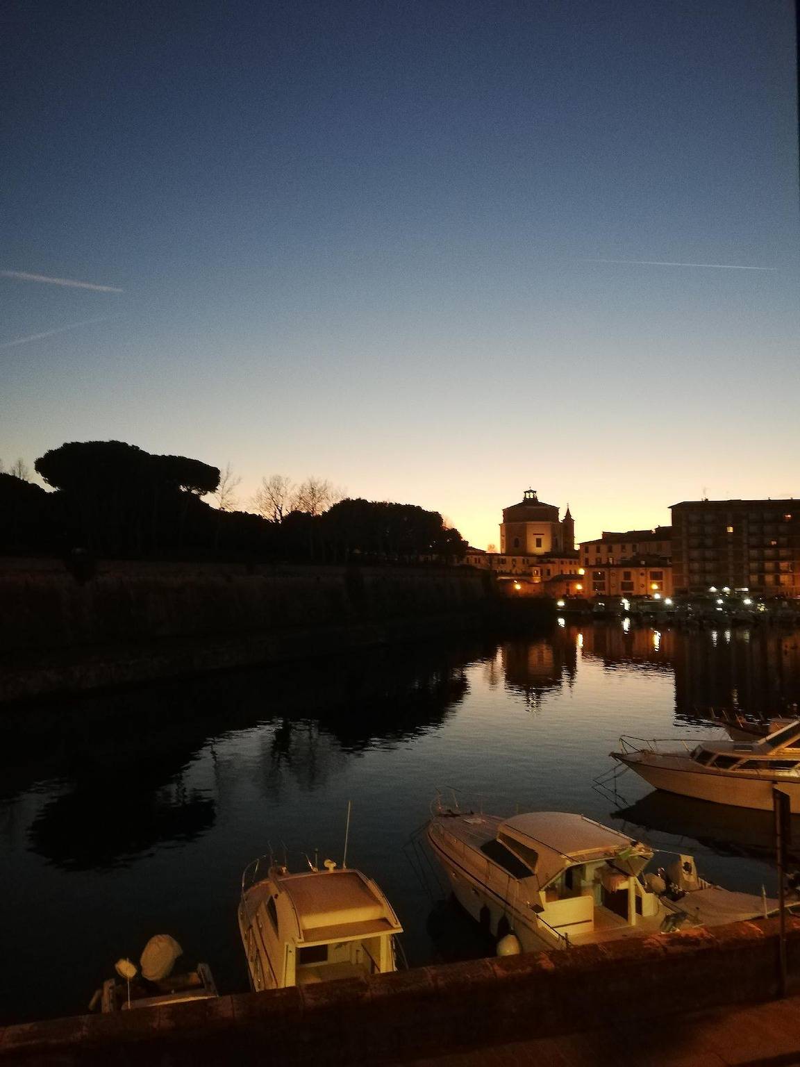 Entire holiday apartment, Two-room apartment with beautiful canal view in Livorno, Etruscan Coast