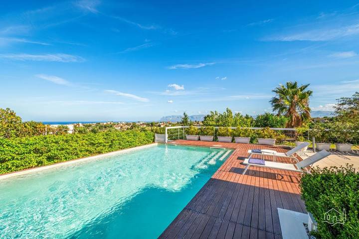 Villa per 6 persone, con piscina e giardino nonché panorama a Alcamo Marina