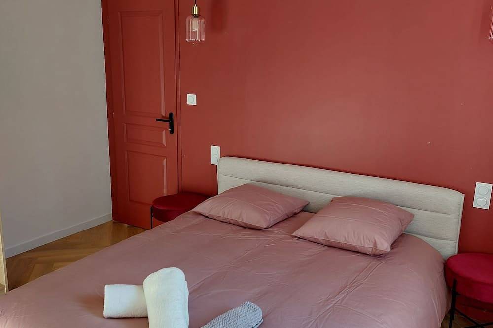 Entire apartment, Le Gally 40m2 Heart of town with garage! in Rodez, Massif Central