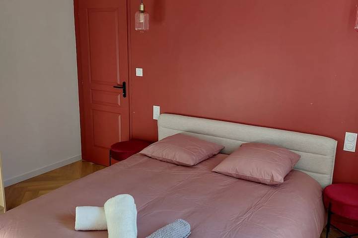 Ganze Wohnung, Le Gally 40m2 Heart of town with garage! in Rodez, Aveyron