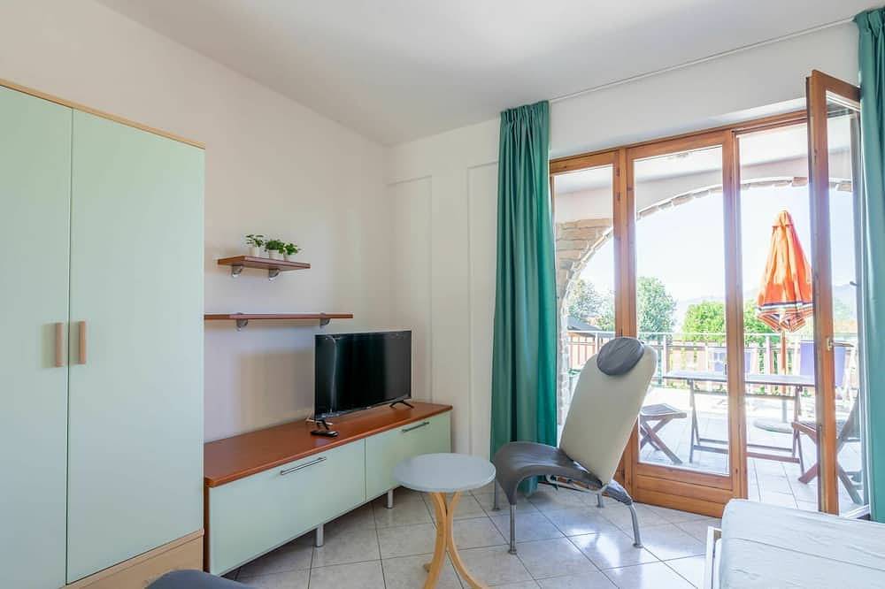 Apartamento entero, Bonito apartamento para 2 personas con piscina, Wifi, Tv y terraza in Luino, Comune di Luino