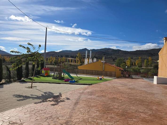 Gîte pour 17 personnes, avec vue et bassin pour enfant ainsi que jardin et piscine, animaux acceptés à Moratalla - 2