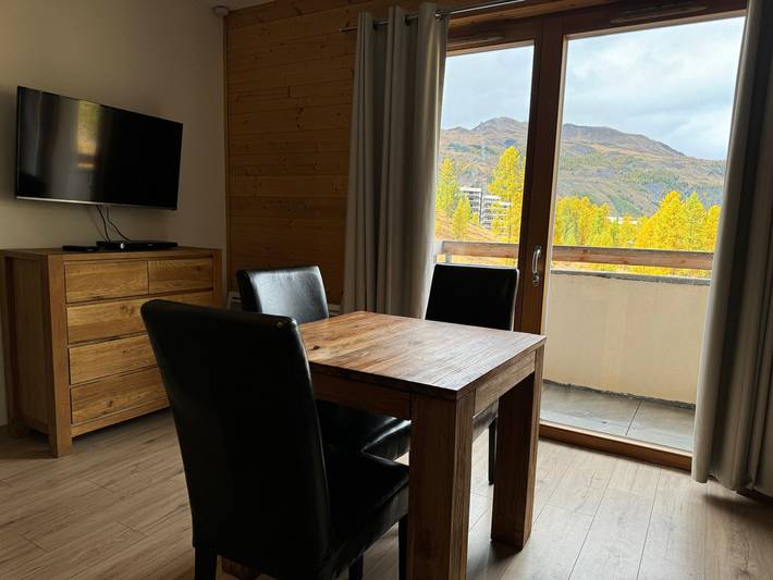 Ganzes Studio, Modernes Studio - 3 Pers. Blick auf Wald und Pisten in Vars, Briançon und Umgebung