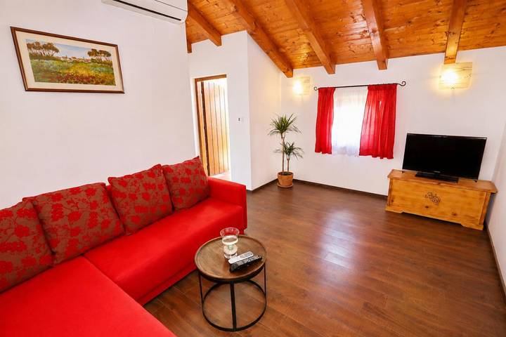 Villa für 8 Personen, mit Balkon und Terrasse sowie Garten in Zadar - 4