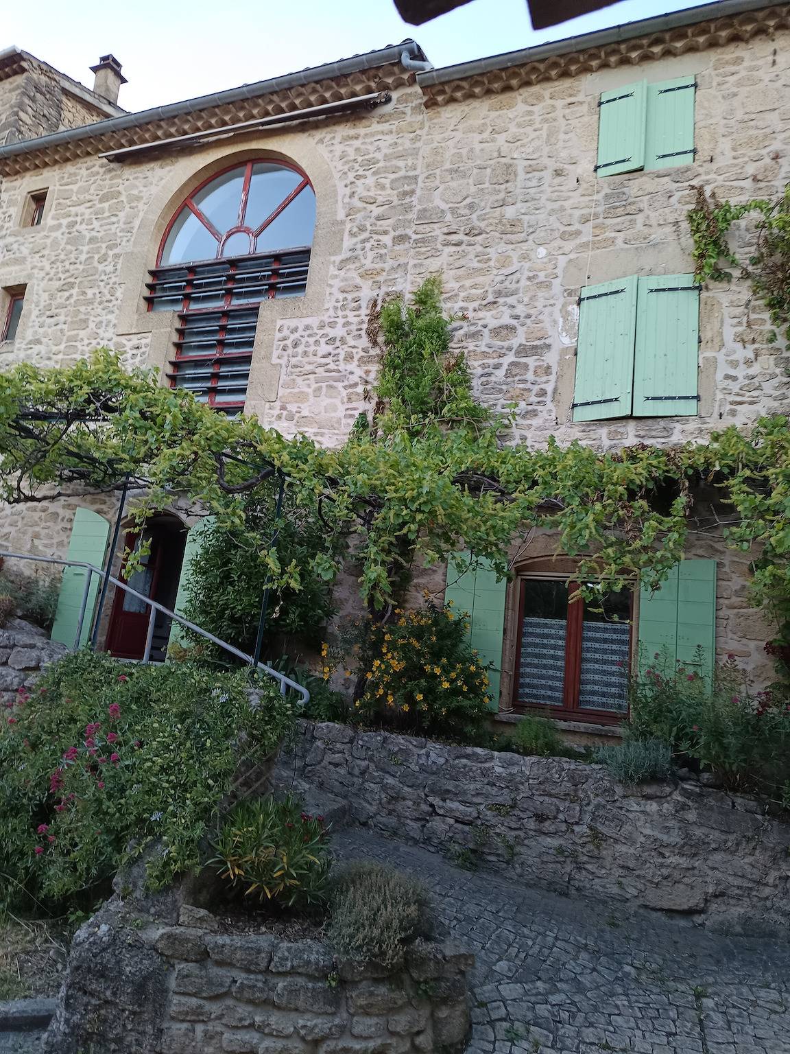 Holiday Home 'Les Remparts' with Mountain View, Private Terrace and Wi-Fi in Grane, Die region