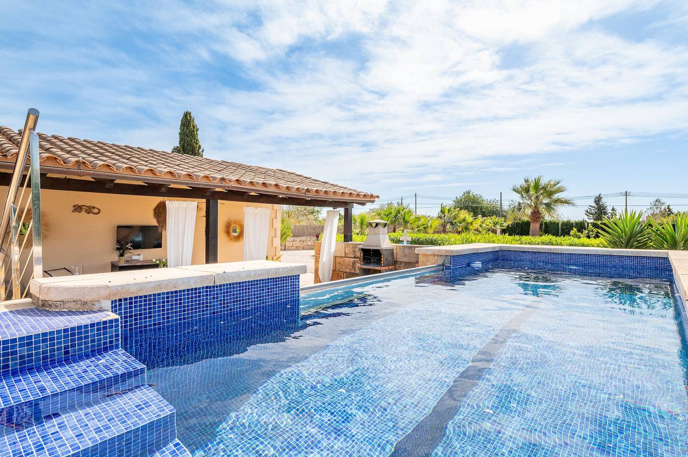 Casa di campagna 'Sun Club Home' con vista sulle montagne, Wi-Fi e aria condizionata in Llucmajor, Sud di Maiorca