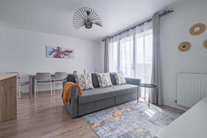 Appartement de vacances pour 8 personnes, avec bassin pour enfant et vue ainsi que sauna et balcon à Bailly-Romainvilliers