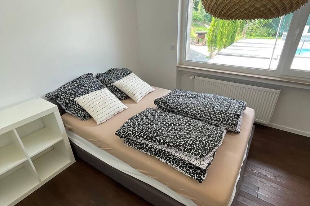 Stilvolles Landhaus mit Pool in Weinheim-Oberflockenbach - ruhig, in der Natur in Weinheim, Kurpfalz