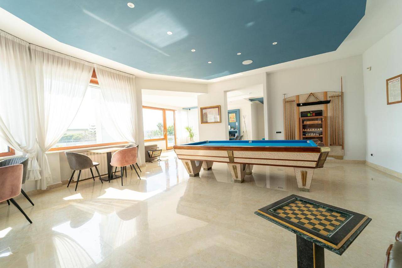 Villa Tito Livio - The Gulf Horizon Capri - Luxury Villa with Panoramic Pool & Capri View in Pozzuoli, Napoli e dintorni
