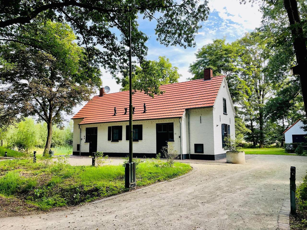 Cozy and homely house on the edge of the forest in North Brabant