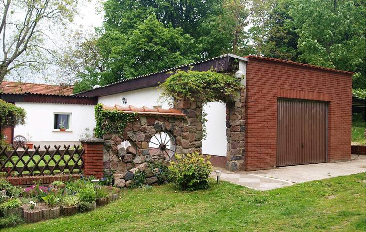 Gemütliches Appartement mit WiFi, Parkplatz und Terrasse - 1,5km nach Rubkow in Rubkow, Vorpommern Greifswald