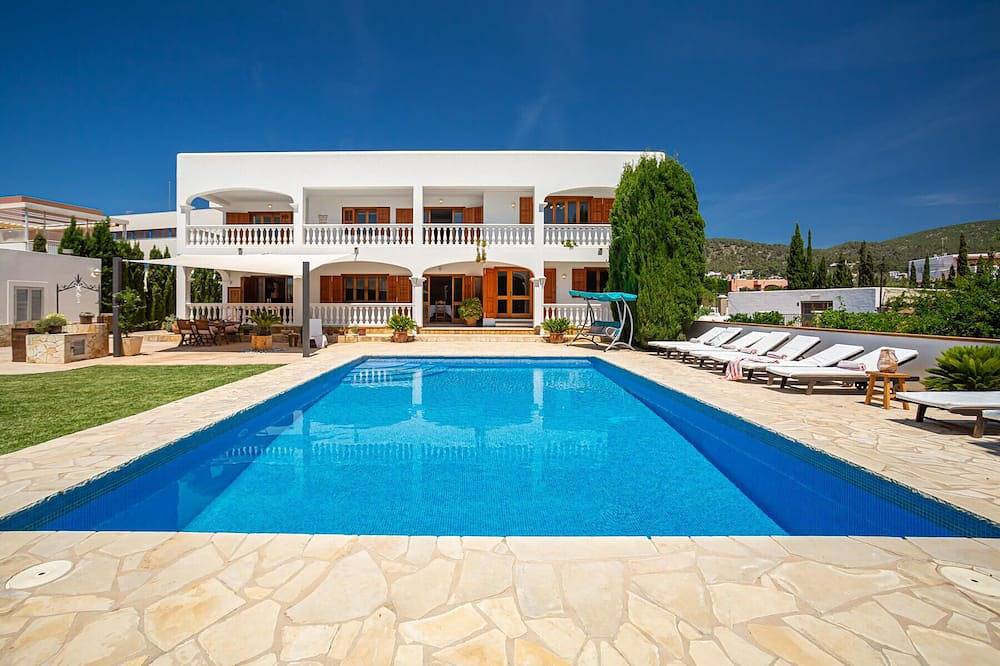 Can Serra Geräumiges Haus mit Pool und Grill, 3 km von Ibiza und Playa Den Bossa in Sant Jordi de ses Salines, Sant Josep de sa Talaia