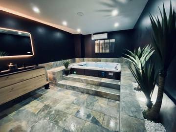 Gîte pour 2 personnes, avec jacuzzi à Bourg-de-Péage