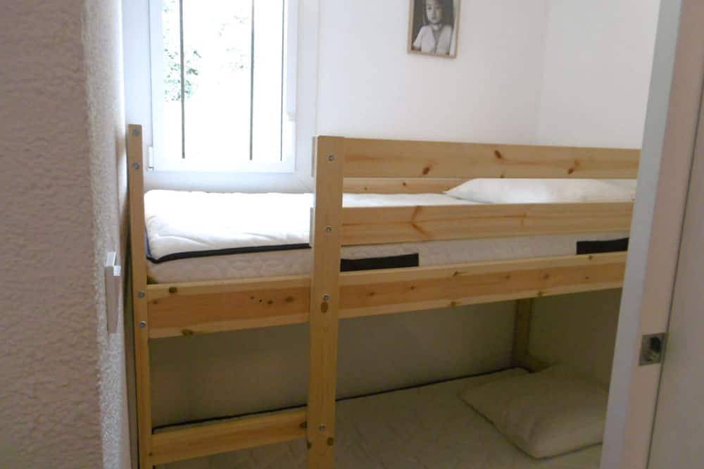 Appartement entier, Appartement 2 pièces 2 à 4 personnes à 500 m de la plage Wifi in Sarzeau, Côte des Mégalithes