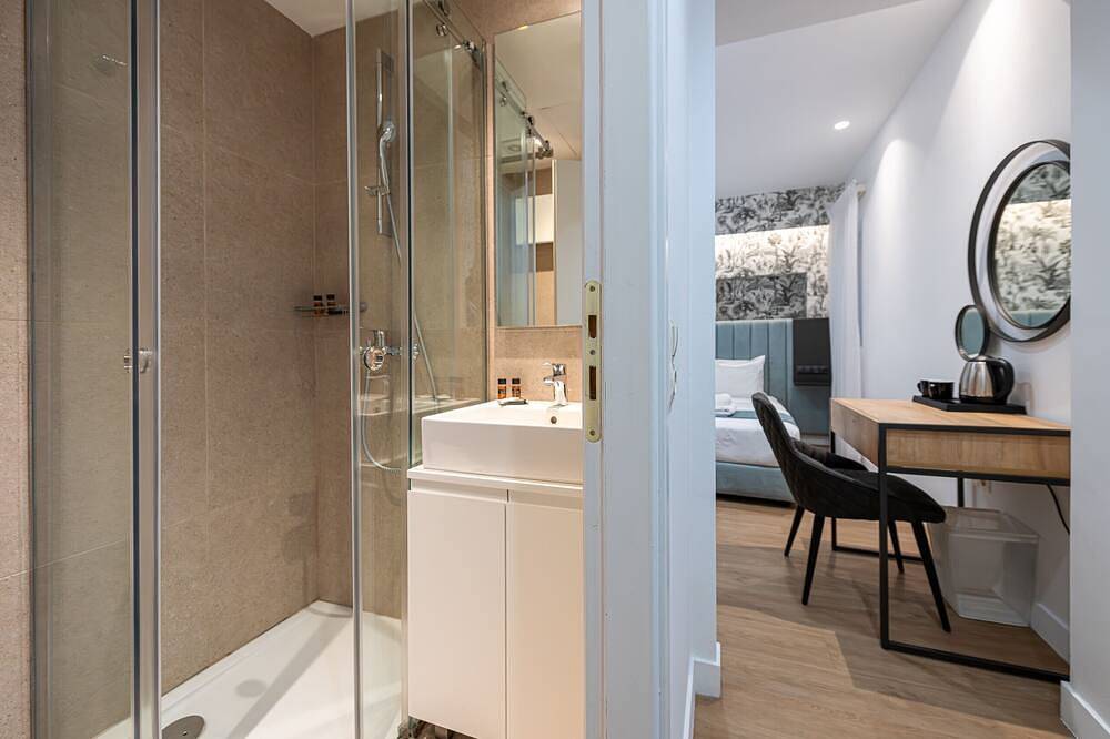 Kriel Suites by Liv Homes 03 in Sección central de Atenas, Atenas