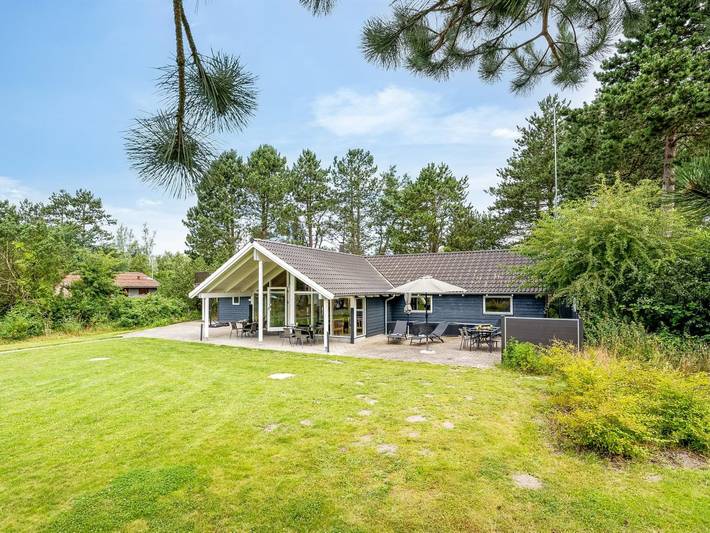Ferienhaus für 12 Personen, mit Sauna und Terrasse in Kramnitse