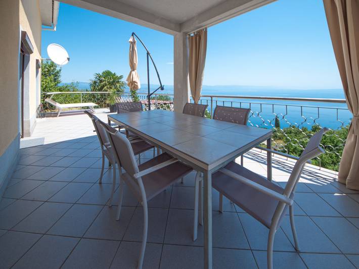 Gîte pour 6 personnes, avec terrasse et jardin à Lovran - 3