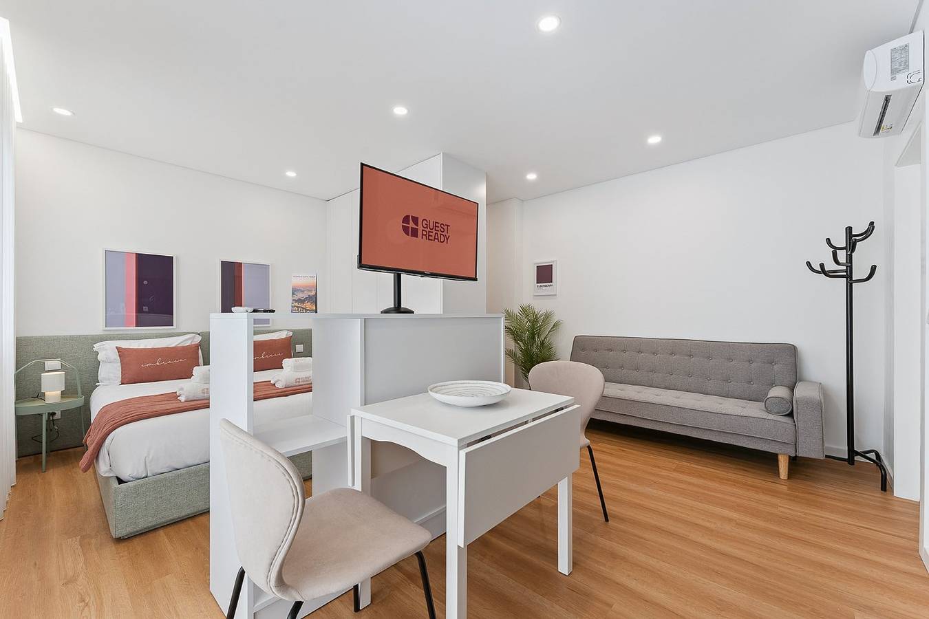Entire studio, Guestready Essential - Tutti Frutti Elderberry in Porto, Porto District