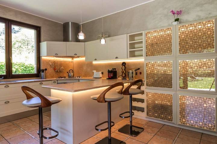 Villa pour 10 personnes, avec piscine ainsi que jardin et jacuzzi à Bellagio - 3