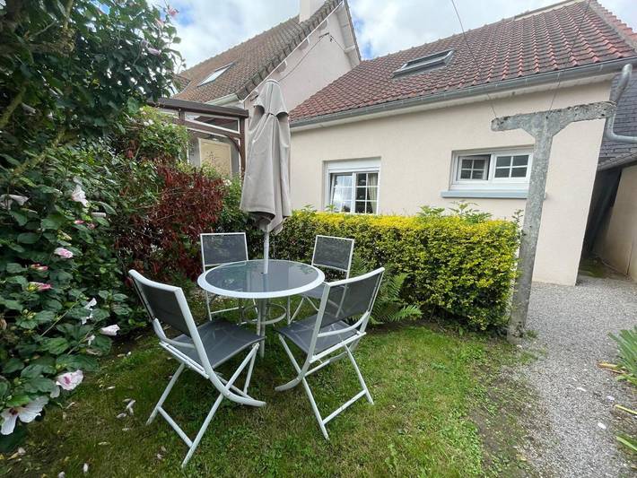 Location de vacances pour 4 personnes, avec Terrasse ainsi que Jardin et Vue dans Arrest