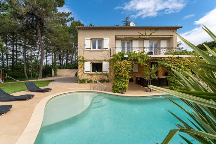 Villa für 10 Personen, mit Balkon und Garten in Frankreich