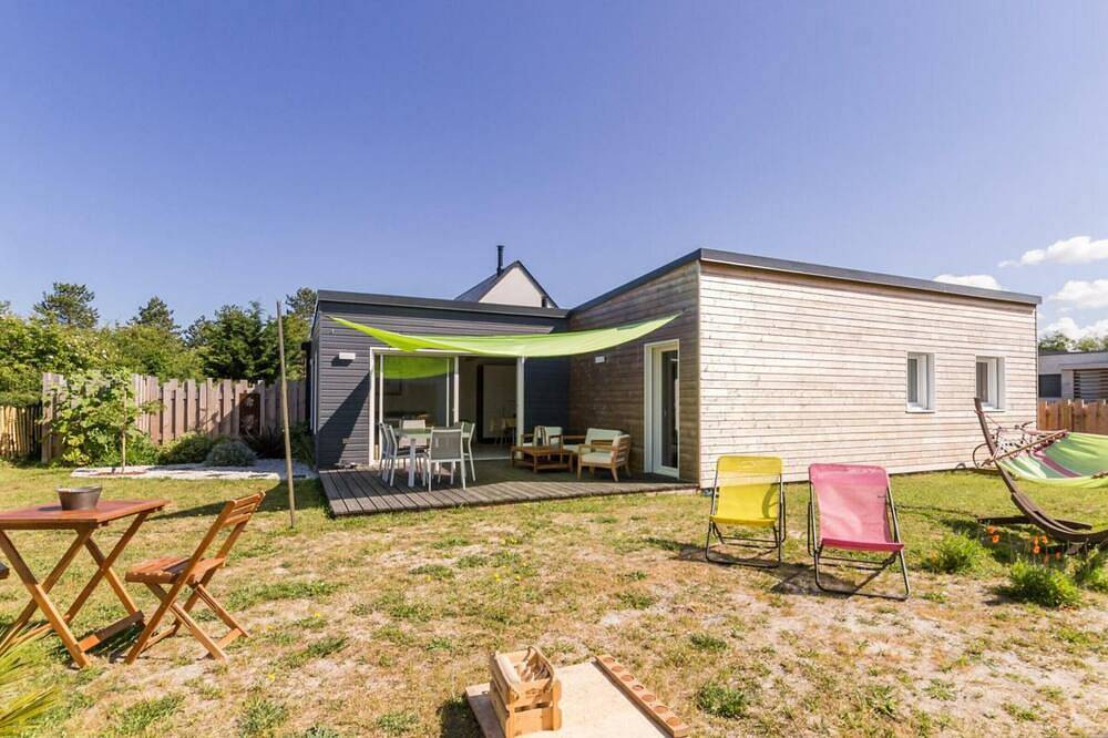Modernes Haus mit zwei Schlafzimmern und Terrasse in Strandnähe in Lingreville, Coutances und Umgebung