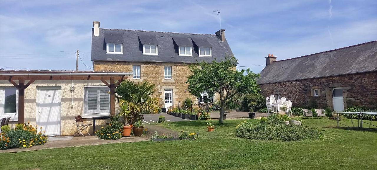 Le Relais De Launay in Ploubazlanec, Côte de Goëlo