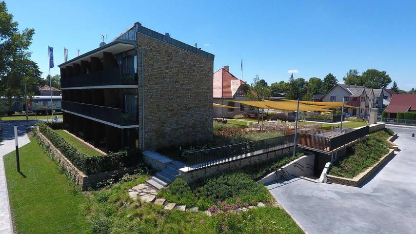 Hotel für 3 Personen, mit Balkon und Terrasse sowie Garten und Sauna in Balatonfenyves - 2