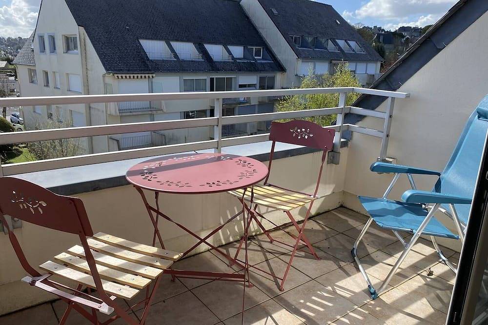 Appartement entier, Joli studio décoré avec goût dans une résidence avec piscine et à 150 m de la grande plage in Saint-Cast-le-Guildo, Région de Dinan
