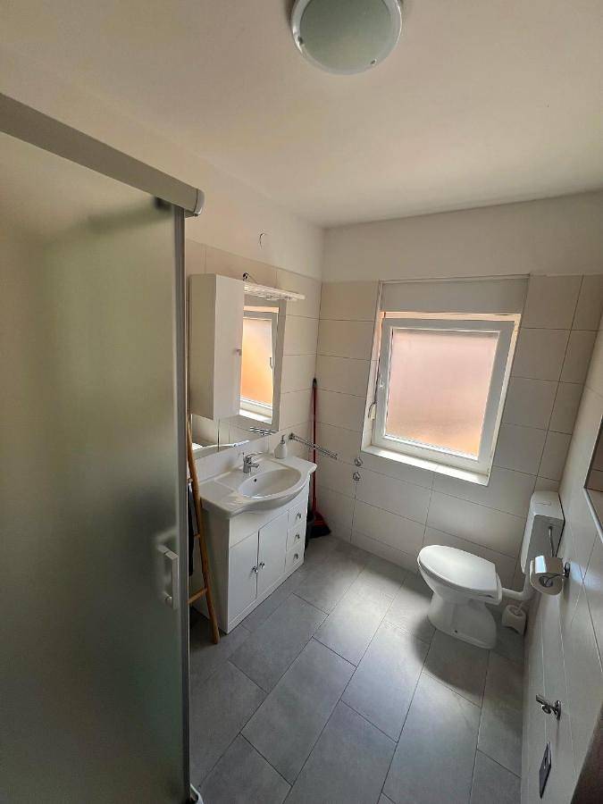 Gîte pour 2 personnes, avec vue et jardin, adapté aux familles à Nin - 4