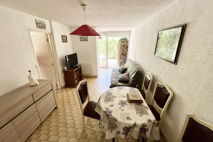 Gîte pour 4 personnes, avec terrasse, adapté aux familles dans Plage du Grand-Travers - 3