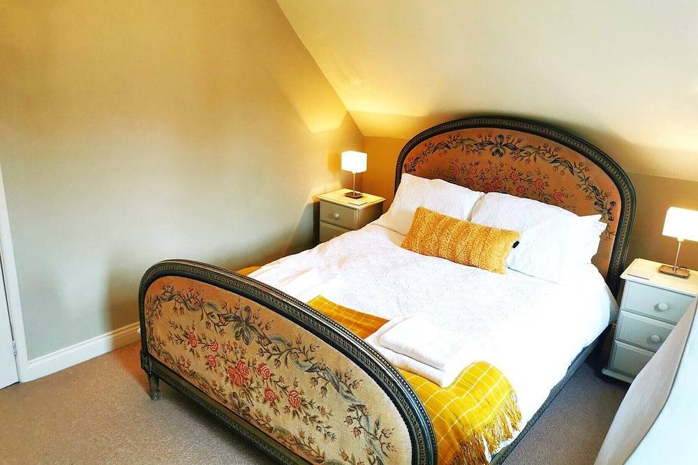 Beautiful, traditional rural cottage in Wiltshire