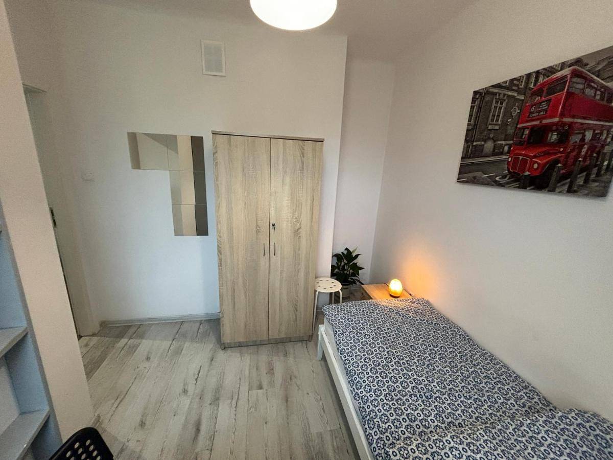 Standard Twin Room with Shared Bathroom in Łódź, Województwo łódzkie