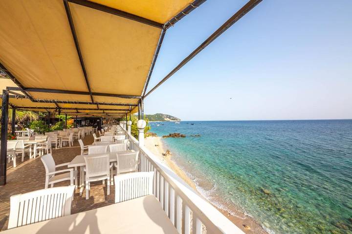Campeggio per 5 persone, con terrazza e panorama nonché giardino in Albania