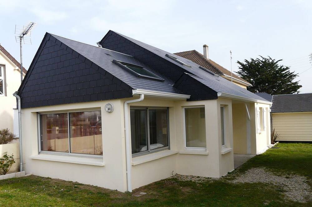 Villa Coudeville/plage (St-Martin-de-Bréhal), 2 chambres, à 30 m. de la plage in Coudeville-sur-Mer, Région de Coutances