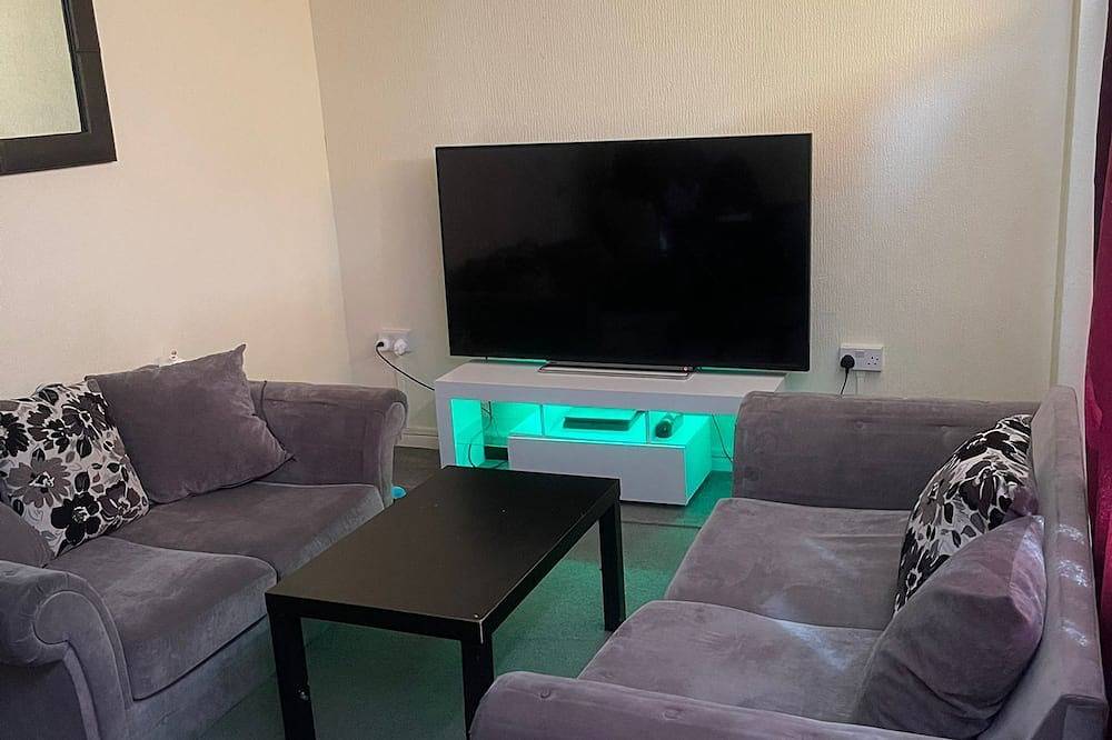 Entire apartment, Heath Town Apartment in Wolverhampton, Birmingham Area