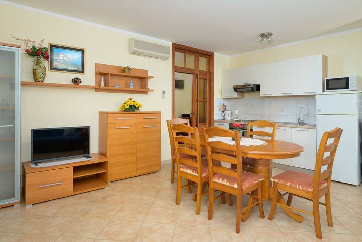Villa Ana 2+2 - Peaceful location in Marčana, Südküste Istrien